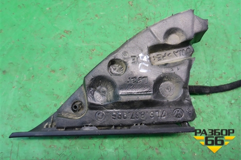 Накладка двери передней правой уголок (7L6837994) для Volkswagen Touareg c 2002-2010г (Туарег)