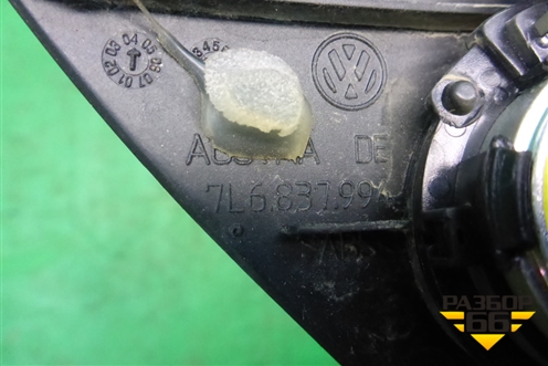 Накладка двери передней правой уголок (7L6837994) для Volkswagen Touareg c 2002-2010г (Туарег)