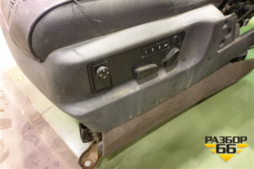 Сиденья комплект (AIR BAG подогрев электро регулировка) для Volkswagen Touareg c 2002-2010г (Туарег)