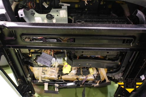 Сиденья комплект (AIR BAG подогрев электро регулировка) для Volkswagen Touareg c 2002-2010г (Туарег)