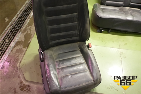 Сиденья комплект (AIR BAG подогрев электро регулировка) для Volkswagen Touareg c 2002-2010г (Туарег)