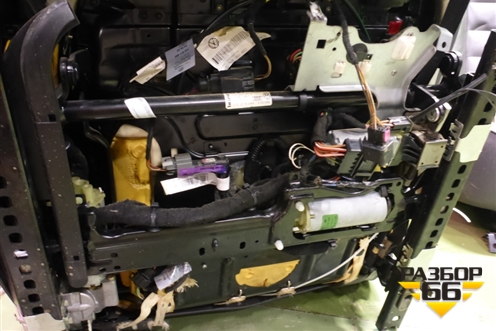 Сиденья комплект (AIR BAG подогрев электро регулировка) для Volkswagen Touareg c 2002-2010г (Туарег)