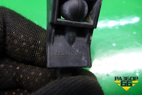 Форсунка омывателя лобового стекла (с подогревом) (6E0955986) для Volkswagen Touareg c 2002-2010г (Туарег)