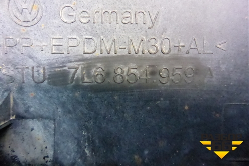 Накладка переднего крыла левого (7L6854959A) для Volkswagen Touareg c 2002-2010г (Туарег)