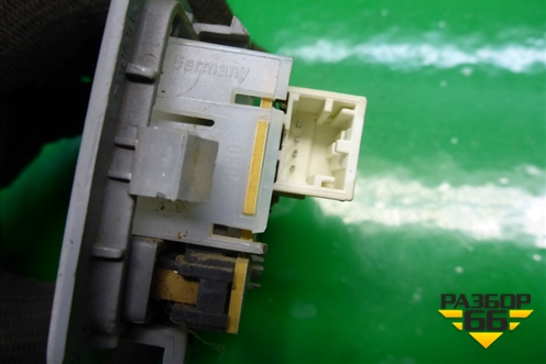 Плафон салонный (7L6947292B) для Volkswagen Touareg c 2002-2010г (Туарег)