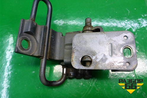 Петля двери задней левой нижняя для Volkswagen Touareg c 2002-2010г (Туарег)