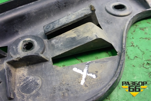 Кронштейн заднего бампера левый (боковой) (7L6807393B) для Volkswagen Touareg c 2002-2010г (Туарег)