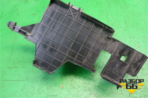 Кронштейн блока предохранителей (7L0937535B) для Volkswagen Touareg c 2002-2010г (Туарег)