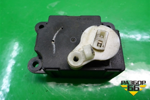 Моторчик заслонки отопителя (5037520970) для Nissan Tiida (C11X) с 2004-2013г (Тиида)