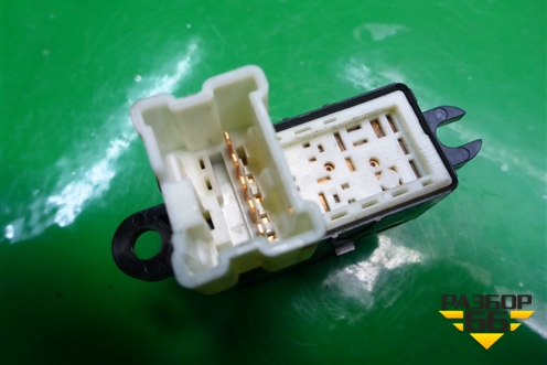 Кнопка стеклоподъёмника для Nissan Tiida (C11X) с 2004-2013г (Тиида)