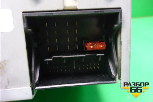 Магнитола (7L6035195B) для Volkswagen Touareg c 2002-2010г (Туарег)