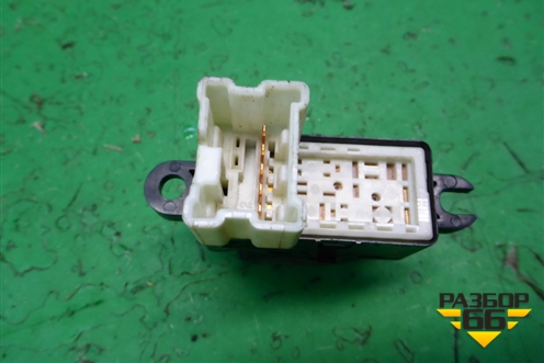 Кнопка стеклоподъёмника для Nissan Tiida (C11X) с 2004-2013г (Тиида)