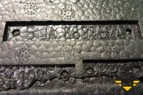 Ящик инструментальный в багажник (5JA863957A) для Skoda Rapid с 2013г (Рапид)