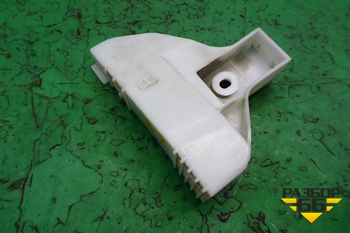 Кронштейн заднего бампера правый (под фонарь) (EG2150321) для Mazda CX 7 с 2006-2012г (СХ7)