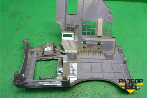 Накладка на торпедо (под рулем) (847504H000) для Hyundai Grand Starex с 2007-2021г (Гранд Старекс)