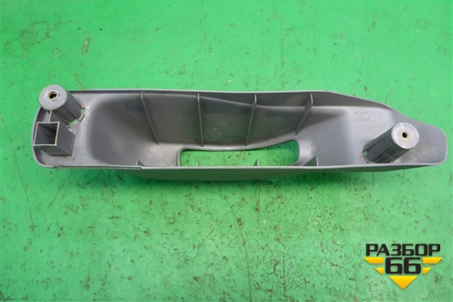 Накладка внутренняя (на ручник) (846204H000) для Hyundai Grand Starex с 2007-2021г (Гранд Старекс)