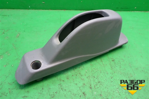 Накладка внутренняя (на ручник) (846204H000) для Hyundai Grand Starex с 2007-2021г (Гранд Старекс)