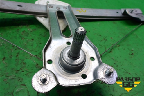 Стеклоподъёмник механический задний левый для Renault Logan с 2004-2015г (Логан)