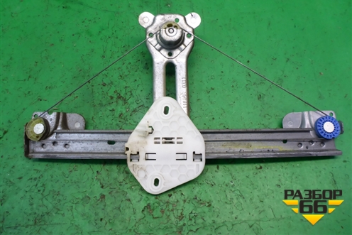 Стеклоподъёмник механический задний левый для Renault Logan с 2004-2015г (Логан)