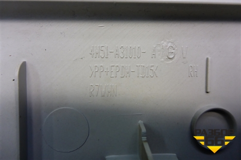 Обшивка стойки задняя верхняя правая (хетчэк) (4M51A31010AGV) для Ford Focus 2 с 2008-2011г (Фокус)