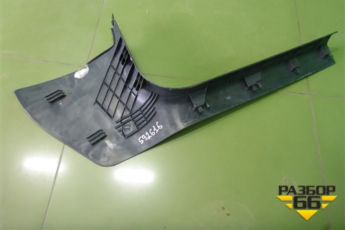 Накладка порога внутренняя переднего левого (правый руль) (8K2867271B) для Audi A4 (В8) с 2007-2015г (А4)