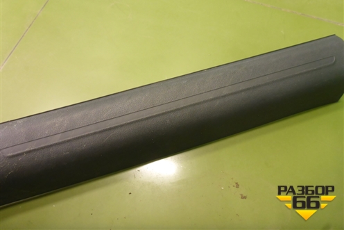 Накладка порога внутренняя переднего правого (правый руль) (8K2867272B) для Audi A4 (В8) с 2007-2015г (А4)