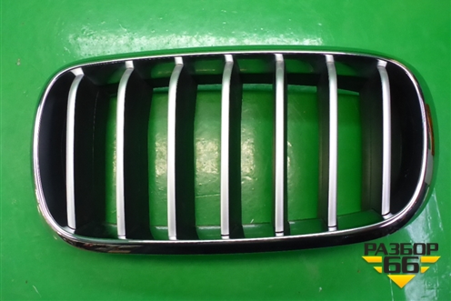 Решетка радиатора левая (7316053) для BMW X5 F15 с 2013г (Х5 Ф15)