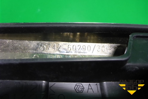 Накладка двери задней левой (после 2015г) (7574260290) ( 7507660140) для Toyota Land Cruiser (200) с 2008г (Ленд Крузер)