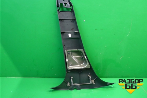 Обшивка стойки центральная нижняя правая (8200823419) для Renault Sandero с 2009-2014г (Сандеро)