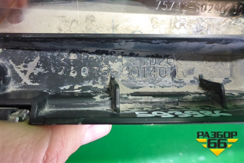 Накладка двери задней левой (после 2015г) (7574260290 7507660140) для Toyota Land Cruiser (200) с 2008г (Ленд Крузер)