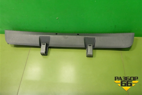 Обшивка багажника на заднюю панель (5JA863485B) для Skoda Rapid с 2013г (Рапид)