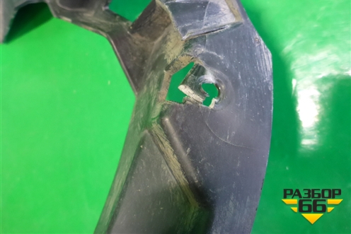 Кронштейн переднего бампера правый (4M0807096F) для Audi Q7 c 2015г (Ку 7)