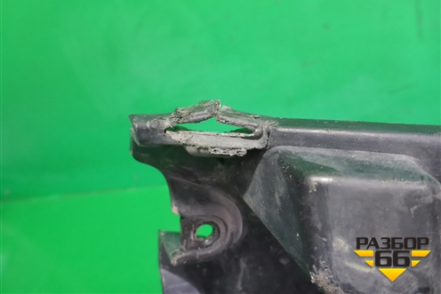 Кронштейн переднего бампера правый (4M0807096F) для Audi Q7 c 2015г (Ку 7)