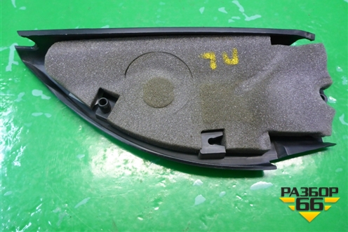 Накладка двери передней левой уголок (6RU837973) для Volkswagen Polo (седан) с 2010г (Поло)