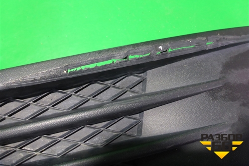 Решетка в передний бампер левая (до 2015г) (6RU853665C) для Volkswagen Polo (седан) с 2010г (Поло)