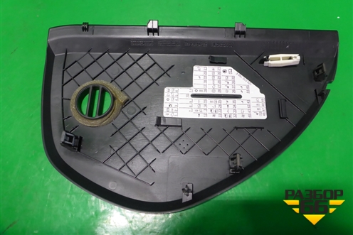 Накладка на торпедо (боковая левая) (1Z0857503) для Skoda Octavia (А5) с 2004-2013г (Октавия)