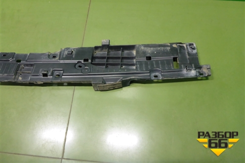 Кронштейн заднего бампера центральный (после 2012г) (5261560081) для Toyota Land Cruiser (200) с 2008г (Ленд Крузер)