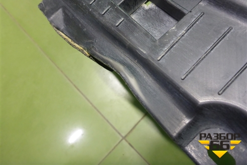 Кронштейн заднего бампера центральный (после 2012г) (5261560081) для Toyota Land Cruiser (200) с 2008г (Ленд Крузер)