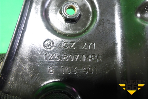 Кронштейн заднего бампера правый (лифтбэк) (1Z5807148A) для Skoda Octavia (А5) с 2004-2013г (Октавия)