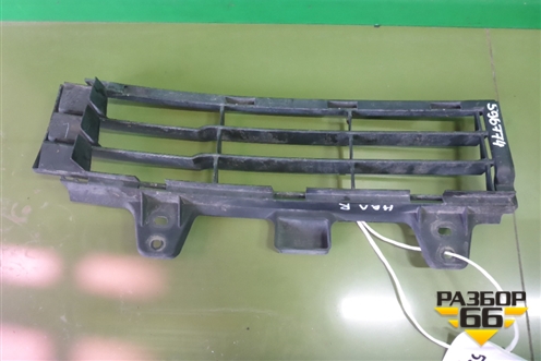 Решетка в передний бампер правая (до 2012г) (5311260040) для Toyota Land Cruiser (200) с 2008г (Ленд Крузер)