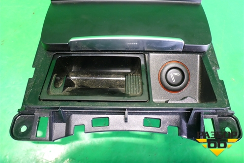 Пепельница передняя (8K0857951) для Audi A4 (В8) с 2007-2015г (А4)