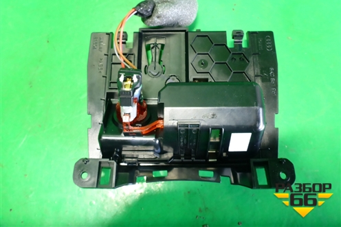 Пепельница передняя (8K0857951) для Audi A4 (В8) с 2007-2015г (А4)