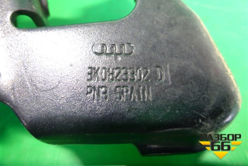 Петля капота правая (8K0823302D) для Audi A4 (В8) с 2007-2015г (А4)