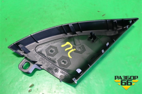 Накладка двери передней левой уголок (8K0035423) для Audi A4 (В8) с 2007-2015г (А4)