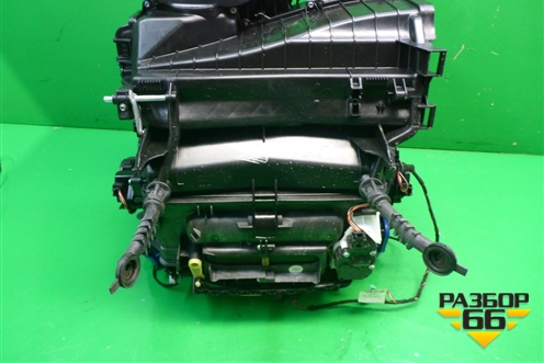 Корпус отопителя (под радиатор правый руль) (8T2820005B) для Audi A4 (В8) с 2007-2015г (А4)