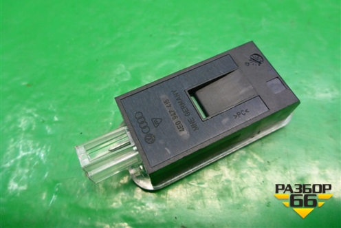 Плафон салонный (4E0947415) для Audi A4 (В8) с 2007-2015г (А4)