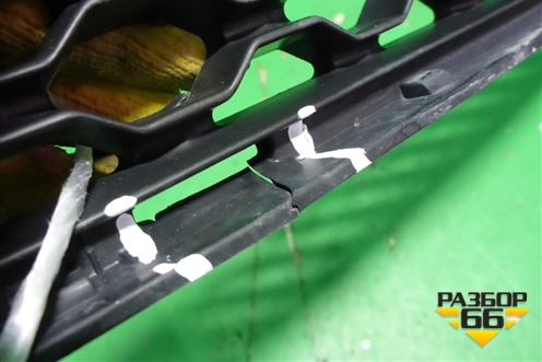 Решетка в передний бампер центральная (HK8317H750A) для Jaguar F-Pace с 2016г