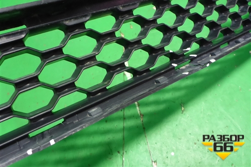 Решетка в передний бампер центральная (HK8317H750A) для Jaguar F-Pace с 2016г