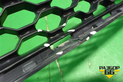 Решетка в передний бампер центральная (HK8317H750A) для Jaguar F-Pace с 2016г