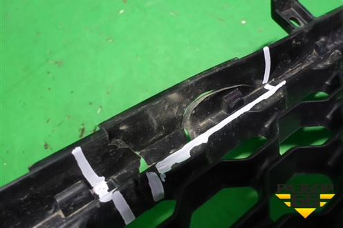 Решетка в передний бампер центральная (HK8317H750A) для Jaguar F-Pace с 2016г